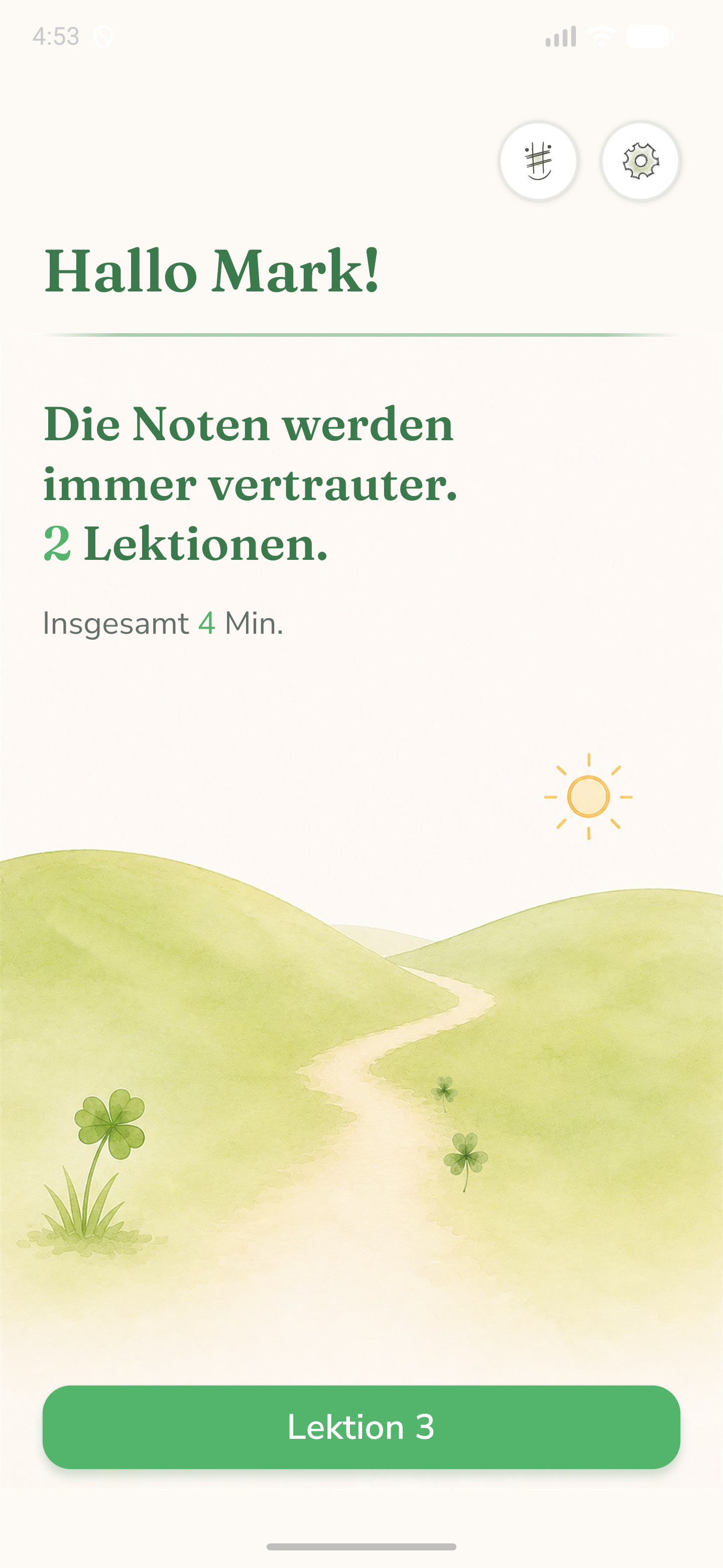 Der Startbildschirm mit der Wiese, einer Begr&uuml;&szlig;ung und der Schaltfl&auml;che f&uuml;r die n&auml;chste Lektion
